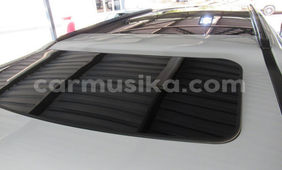 Acheter Occasion Voiture Land Rover Discovery Blanc à Harare, Harare Acheter Occasion Voiture Land Rover Discovery Blanc à Harare, Harare