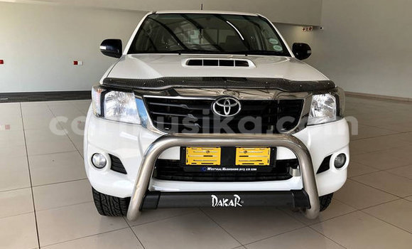 Acheter Occasion Voiture Toyota Hilux Blanc à Beitbridge, Matabeleland South Acheter Occasion Voiture Toyota Hilux Blanc à Beitbridge, Matabeleland South