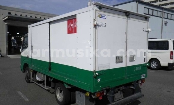 Buy Used Toyota Dyna White Car in Beitbridge in Matabeleland South Buy Used Toyota Dyna White Car in Beitbridge in Matabeleland South