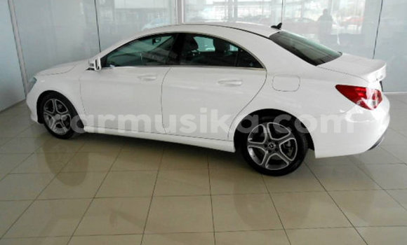 Acheter Occasion Voiture Mercedes‒Benz C–Class Blanc à Harare, Harare Acheter Occasion Voiture Mercedes‒Benz C–Class Blanc à Harare, Harare