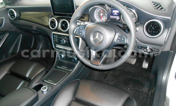 Acheter Occasion Voiture Mercedes‒Benz C–Class Blanc à Harare, Harare Acheter Occasion Voiture Mercedes‒Benz C–Class Blanc à Harare, Harare