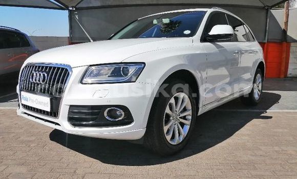 Acheter Occasion Voiture Aston Martin Bulldog Blanc à Beitbridge, Matabeleland South Acheter Occasion Voiture Aston Martin Bulldog Blanc à Beitbridge, Matabeleland South