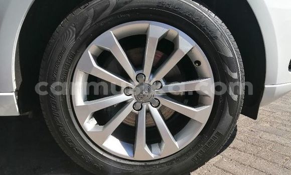 Acheter Occasion Voiture Aston Martin Bulldog Blanc à Beitbridge, Matabeleland South Acheter Occasion Voiture Aston Martin Bulldog Blanc à Beitbridge, Matabeleland South