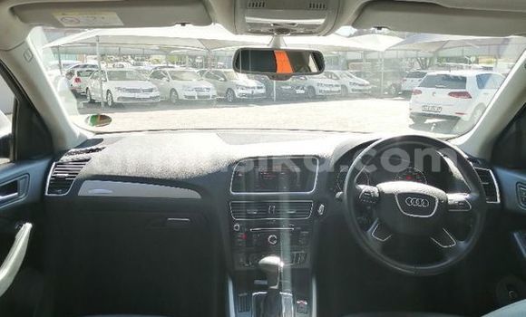 Acheter Occasion Voiture Aston Martin Bulldog Blanc à Beitbridge, Matabeleland South Acheter Occasion Voiture Aston Martin Bulldog Blanc à Beitbridge, Matabeleland South