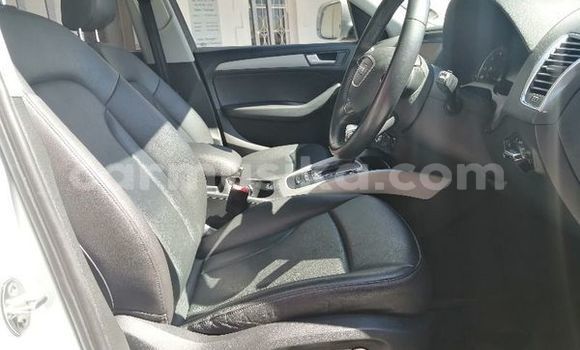 Acheter Occasion Voiture Aston Martin Bulldog Blanc à Beitbridge, Matabeleland South Acheter Occasion Voiture Aston Martin Bulldog Blanc à Beitbridge, Matabeleland South