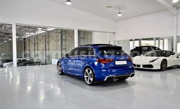 Nunua Ilio tumika Audi RS3 Bluu Gari ndani ya Beitbridge nchini Matabeleland Kusini Nunua Ilio tumika Audi RS3 Bluu Gari ndani ya Beitbridge nchini Matabeleland Kusini