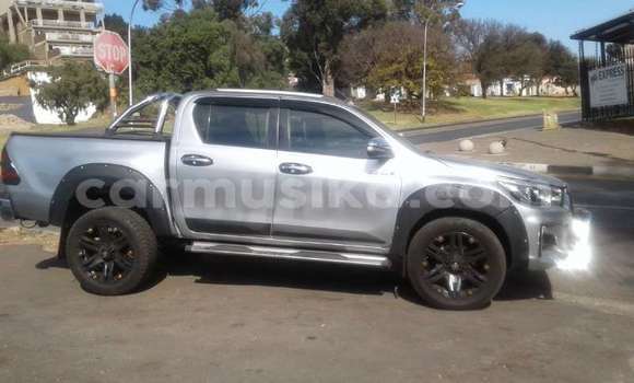 Buy Used Toyota Hilux Silver Car in Beitbridge in Matabeleland South Buy Used Toyota Hilux Silver Car in Beitbridge in Matabeleland South