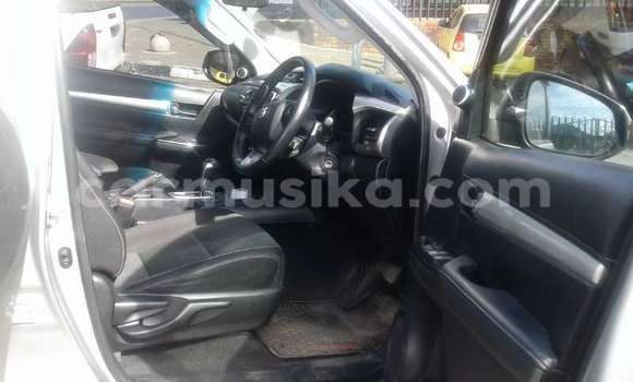 Buy Used Toyota Hilux Silver Car in Beitbridge in Matabeleland South Buy Used Toyota Hilux Silver Car in Beitbridge in Matabeleland South