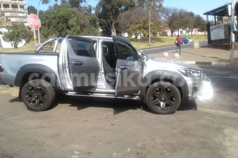 Big with watermark toyota hilux matabeleland south beitbridge 8510