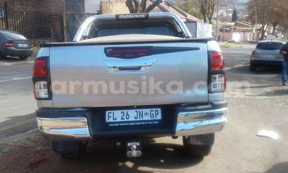 Buy Used Toyota Hilux Silver Car in Beitbridge in Matabeleland South Buy Used Toyota Hilux Silver Car in Beitbridge in Matabeleland South