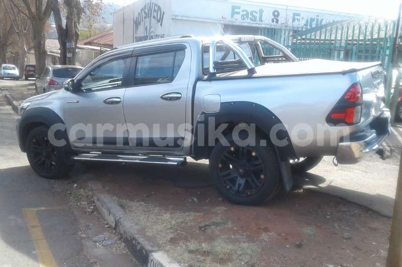 Big with watermark toyota hilux matabeleland south beitbridge 8510