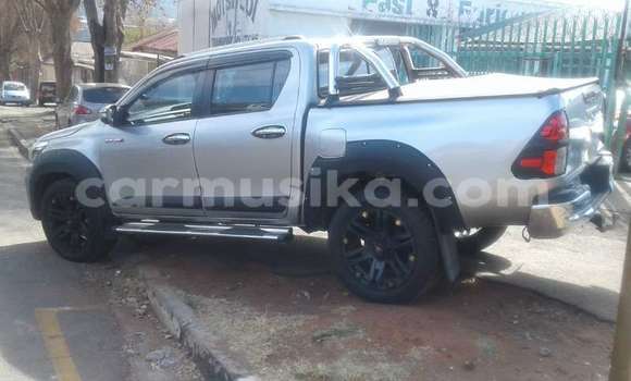 Buy Used Toyota Hilux Silver Car in Beitbridge in Matabeleland South Buy Used Toyota Hilux Silver Car in Beitbridge in Matabeleland South