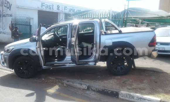 Buy Used Toyota Hilux Silver Car in Beitbridge in Matabeleland South Buy Used Toyota Hilux Silver Car in Beitbridge in Matabeleland South