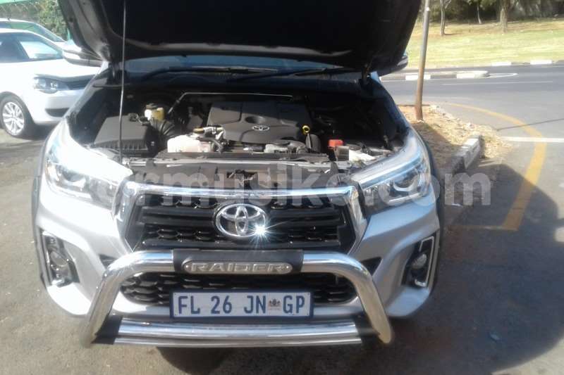 Big with watermark toyota hilux matabeleland south beitbridge 8510