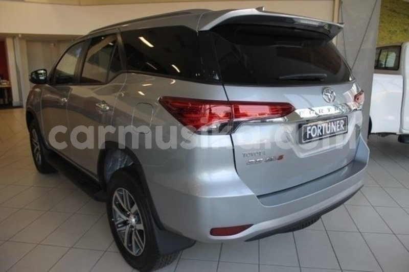 Big with watermark toyota fortuner matabeleland south beitbridge 8511