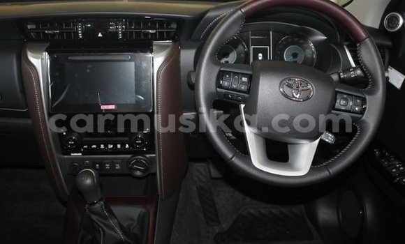 Nunua Ilio tumika Toyota Fortuner Fedha Gari ndani ya Beitbridge nchini Matabeleland Kusini Nunua Ilio tumika Toyota Fortuner Fedha Gari ndani ya Beitbridge nchini Matabeleland Kusini