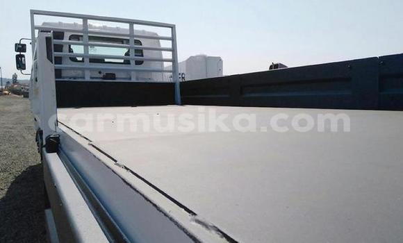 Acheter Occasion Voiture Nissan Urvan Blanc à Beitbridge, Matabeleland South Acheter Occasion Voiture Nissan Urvan Blanc à Beitbridge, Matabeleland South