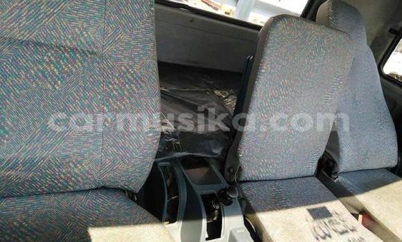 Acheter Occasion Voiture Nissan Urvan Blanc à Beitbridge, Matabeleland South Acheter Occasion Voiture Nissan Urvan Blanc à Beitbridge, Matabeleland South