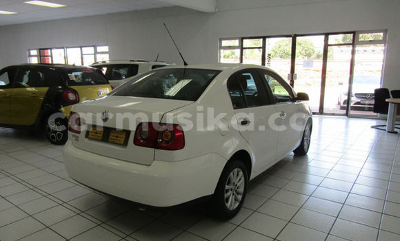 Acheter Occasion Voiture Volkswagen Polo Blanc à Harare, Harare Acheter Occasion Voiture Volkswagen Polo Blanc à Harare, Harare
