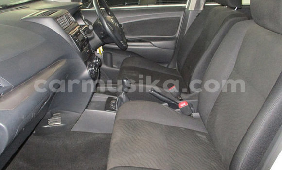 Acheter Occasion Voiture Toyota Avanza Blanc à Harare, Harare Acheter Occasion Voiture Toyota Avanza Blanc à Harare, Harare