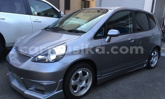 Buy Used Honda Fit Silver Car in Beitbridge in Matabeleland South Buy Used Honda Fit Silver Car in Beitbridge in Matabeleland South