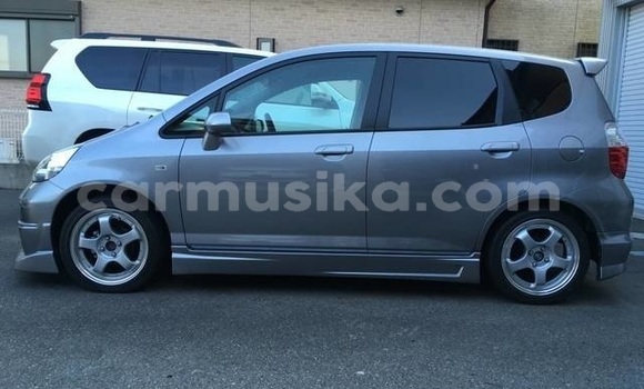 Buy Used Honda Fit Silver Car in Beitbridge in Matabeleland South Buy Used Honda Fit Silver Car in Beitbridge in Matabeleland South