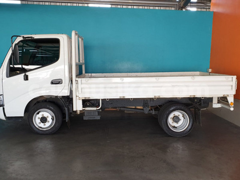 Big with watermark toyota dyna matabeleland south beitbridge 8524