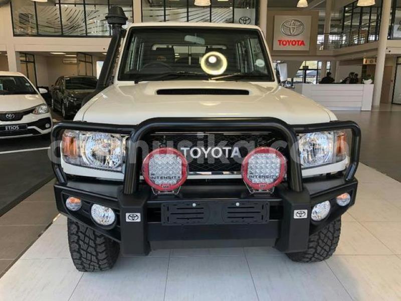 Big with watermark toyota land cruiser matabeleland south beitbridge 8526