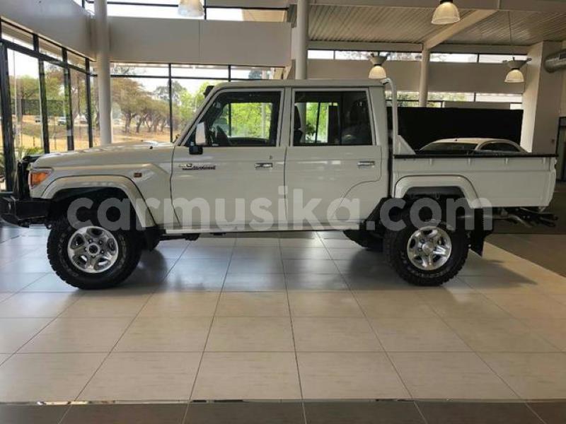 Big with watermark toyota land cruiser matabeleland south beitbridge 8526