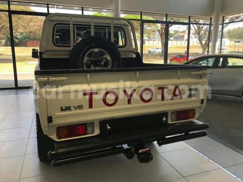 Big with watermark toyota land cruiser matabeleland south beitbridge 8526