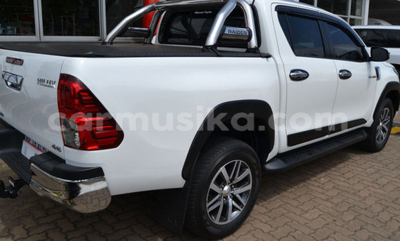 Buy Used Toyota Hilux White Car in Beitbridge in Matabeleland South Buy Used Toyota Hilux White Car in Beitbridge in Matabeleland South