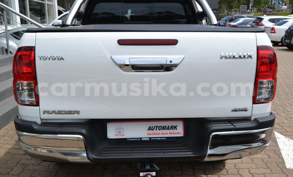 Buy Used Toyota Hilux White Car in Beitbridge in Matabeleland South Buy Used Toyota Hilux White Car in Beitbridge in Matabeleland South