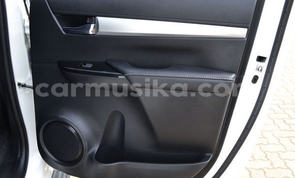 Buy Used Toyota Hilux White Car in Beitbridge in Matabeleland South Buy Used Toyota Hilux White Car in Beitbridge in Matabeleland South