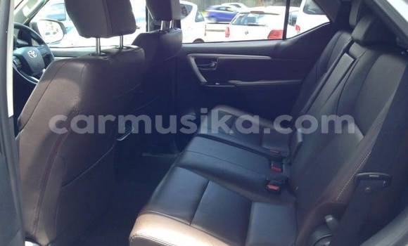 Tenga Tsaru Toyota Hilux Chena Mota in Beitbridge in Matabeleland South Tenga Tsaru Toyota Hilux Chena Mota in Beitbridge in Matabeleland South