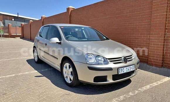 Tenga Imported Volkswagen Golf Sirivha Mota in Beitbridge in Matabeleland South Tenga Imported Volkswagen Golf Sirivha Mota in Beitbridge in Matabeleland South