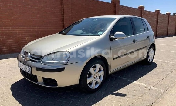 Tenga Imported Volkswagen Golf Sirivha Mota in Beitbridge in Matabeleland South Tenga Imported Volkswagen Golf Sirivha Mota in Beitbridge in Matabeleland South