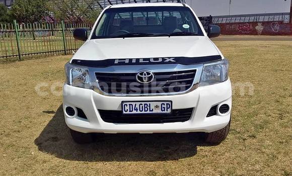 Tenga Imported Toyota Hilux Chena Mota in Beitbridge in Matabeleland South Tenga Imported Toyota Hilux Chena Mota in Beitbridge in Matabeleland South