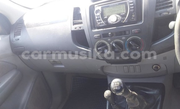 Tenga Imported Toyota Hilux Chena Mota in Beitbridge in Matabeleland South Tenga Imported Toyota Hilux Chena Mota in Beitbridge in Matabeleland South