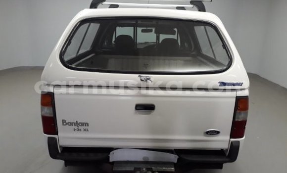 Acheter Occasion Voiture Ford B-MAX Blanc à Beitbridge, Matabeleland South Acheter Occasion Voiture Ford B-MAX Blanc à Beitbridge, Matabeleland South