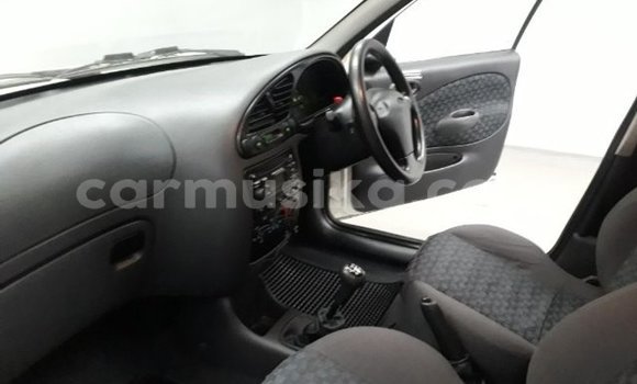 Acheter Occasion Voiture Ford B-MAX Blanc à Beitbridge, Matabeleland South Acheter Occasion Voiture Ford B-MAX Blanc à Beitbridge, Matabeleland South