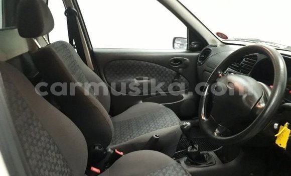 Acheter Occasion Voiture Ford B-MAX Blanc à Beitbridge, Matabeleland South Acheter Occasion Voiture Ford B-MAX Blanc à Beitbridge, Matabeleland South