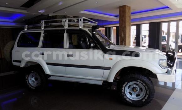 Buy Used Toyota Land Cruiser White Car in Beitbridge in Matabeleland South Buy Used Toyota Land Cruiser White Car in Beitbridge in Matabeleland South