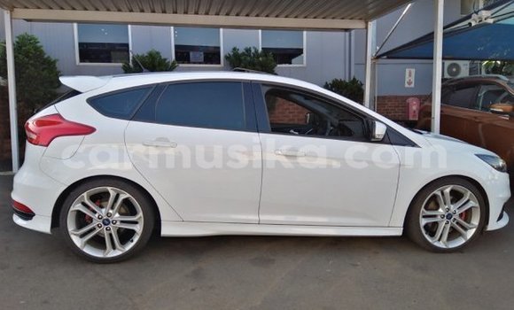 Acheter Occasion Voiture Ford Focus ST Blanc à Harare, Harare Acheter Occasion Voiture Ford Focus ST Blanc à Harare, Harare