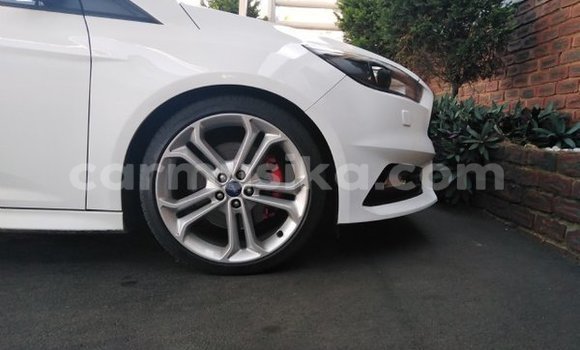Acheter Occasion Voiture Ford Focus ST Blanc à Harare, Harare Acheter Occasion Voiture Ford Focus ST Blanc à Harare, Harare