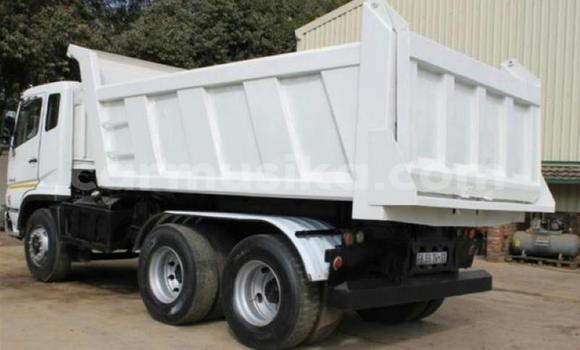 Acheter Occasion Voiture Mitsubishi FTO Blanc à Beitbridge, Matabeleland South Acheter Occasion Voiture Mitsubishi FTO Blanc à Beitbridge, Matabeleland South