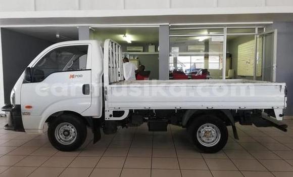 Acheter Occasion Voiture Kia K7 Blanc à Beitbridge, Matabeleland South Acheter Occasion Voiture Kia K7 Blanc à Beitbridge, Matabeleland South