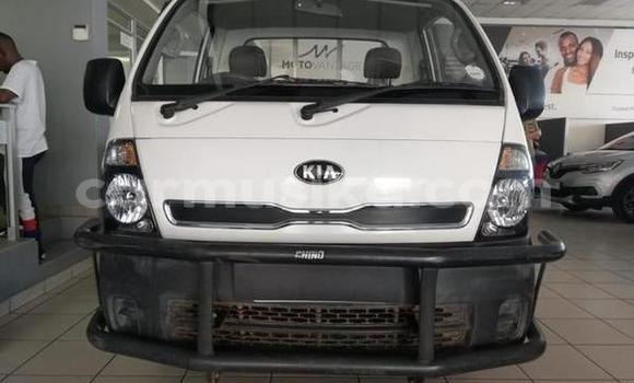 Acheter Occasion Voiture Kia K7 Blanc à Beitbridge, Matabeleland South Acheter Occasion Voiture Kia K7 Blanc à Beitbridge, Matabeleland South