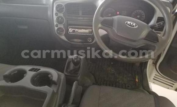 Acheter Occasion Voiture Kia K7 Blanc à Beitbridge, Matabeleland South Acheter Occasion Voiture Kia K7 Blanc à Beitbridge, Matabeleland South