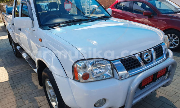 Acheter Occasion Voiture Nissan Hardbody Blanc à Harare, Harare Acheter Occasion Voiture Nissan Hardbody Blanc à Harare, Harare