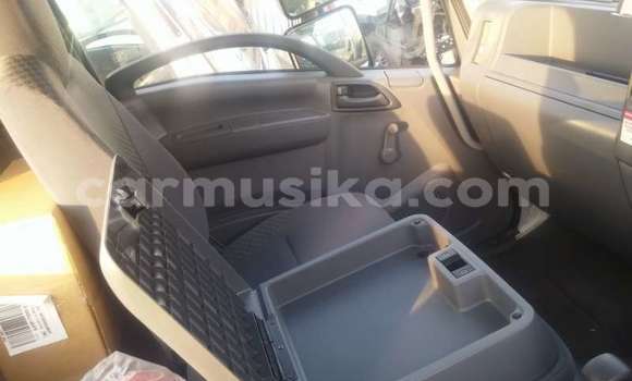 Acheter Occasion Voiture Isuzu 117 Blanc à Beitbridge, Matabeleland South Acheter Occasion Voiture Isuzu 117 Blanc à Beitbridge, Matabeleland South